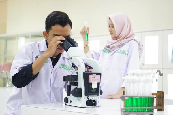 Foto Study Program D3 Medical Laboratory Technology Expert