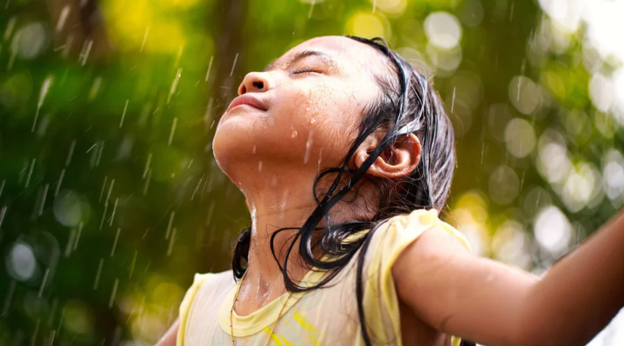 Gambar Artikel UM Faculty of Medicine Lecturer in Surabaya: Here are 10 Tips to Keep Children Healthy in the Rainy Season