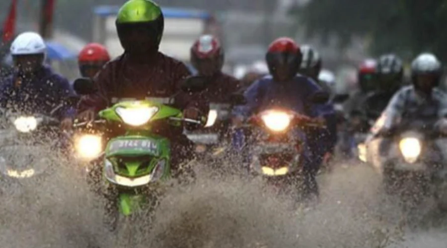 Gambar Artikel Lecturer at FT UM Surabaya: This motorbike part must be checked during the rainy season