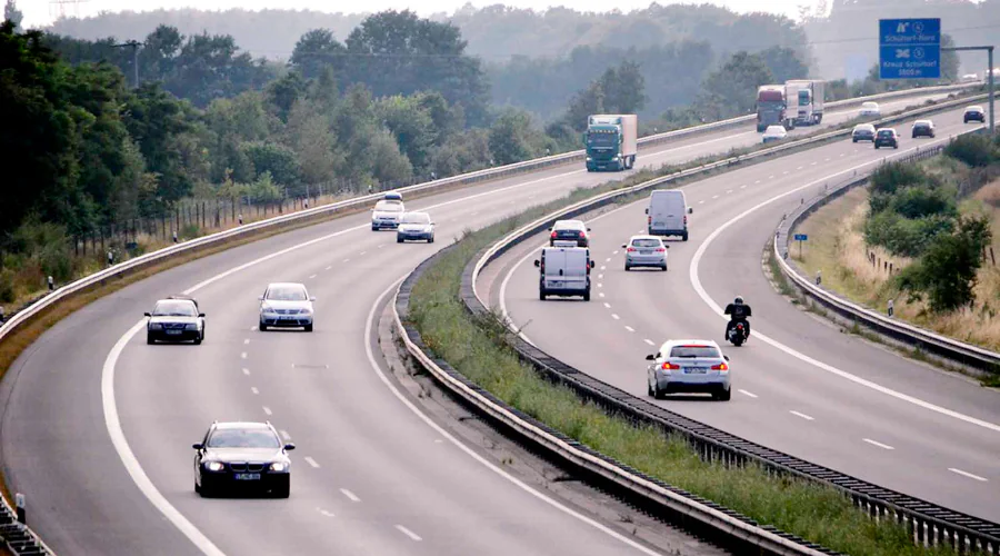 Gambar Artikel UM Surabaya Lecturer Shares Tips on Avoiding Accidents on Toll Roads