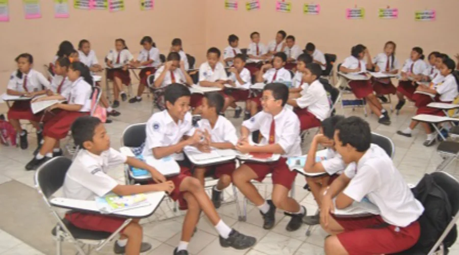 Gambar Artikel Dosen UM Surabaya: Begini Tips Mengajar Anak SD yang Asyik dan Menyenangkan