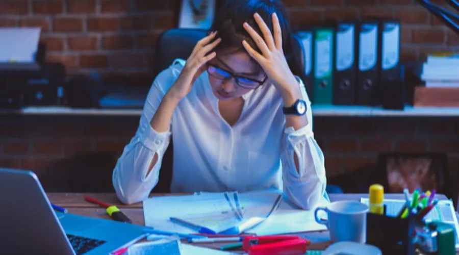 Gambar Artikel UM Surabaya Lecturer: Frequent Overtime Can Trigger Anxiety and Depression