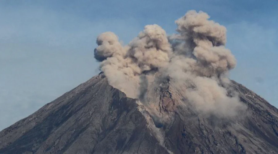 Gambar Artikel Mount Semeru Erupts Again, UM Surabaya Lecturer: This is the Step to Save