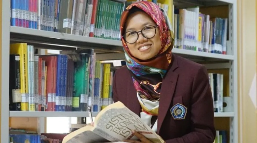 Gambar Berita Almost Dropped Out of School but Now Becomes a Lecturer, Wins Various Prestigious Scholarships and Awards