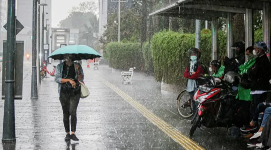 Gambar Artikel Hujan Lebat Terjadi di Sejumlah Wilayah di Indonesia, Pakar Kesehatan UM Surabaya: Waspada Tiga Penyakit Ini