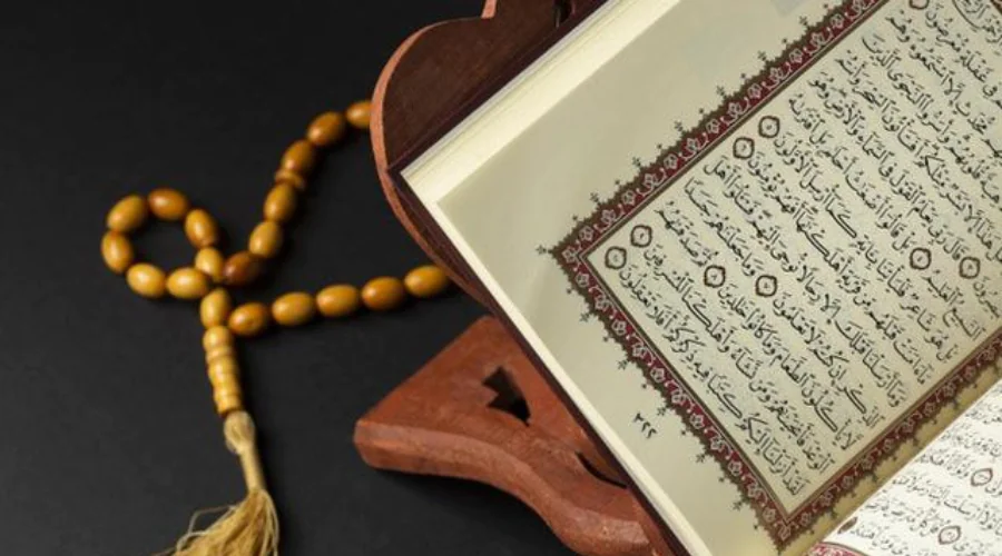 Gambar Artikel The Virtue of Reading Al-Qur'an Every Day According to the Prophet