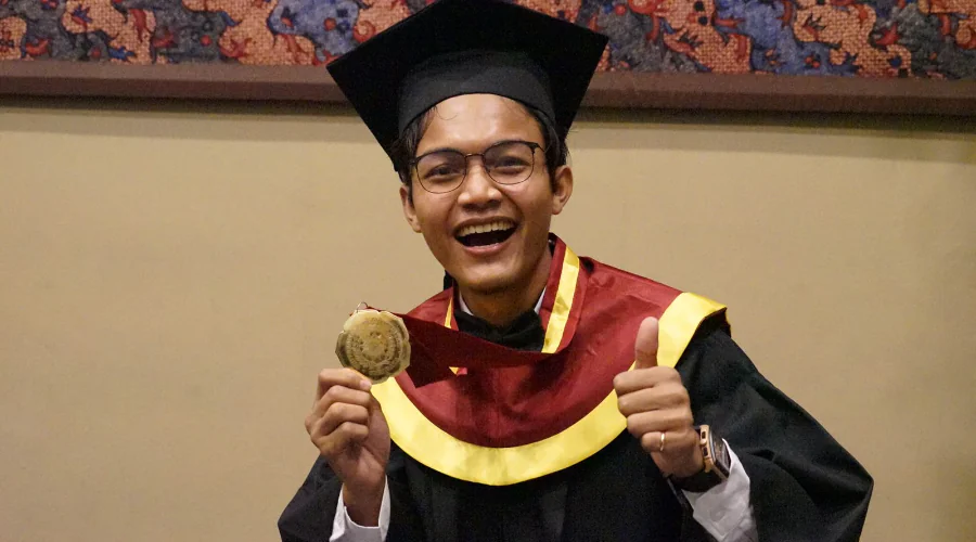 Gambar Berita The Story of Hajar Milad Satriawan, a UM Surabaya Graduate Who Has Successfully Entered the Convection Business with Billions in Turnover