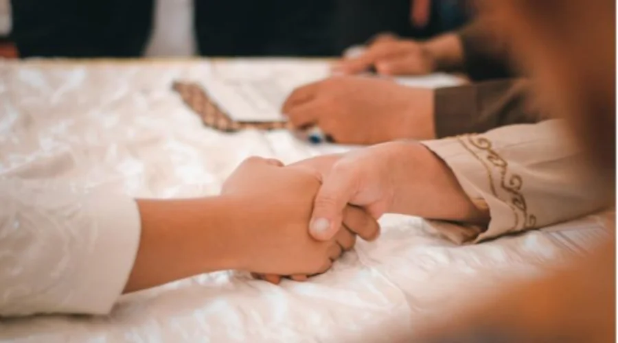 Gambar Artikel Marak Pernikahan Dini Terjadi, Dosen UM Surabaya: Waspada Kanker Rahim hingga Stunting