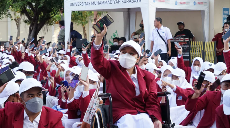 Gambar Berita Marisa Nasaris, New Student at UM Surabaya Wins a Disabled Scholarship from the Farthest Island of Golowelu, NTT