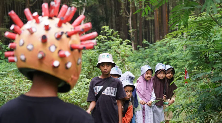 Gambar Berita Puluhan Anak Pelajari Krisis Lingkungan di Festival Literasi Semeru (FLS)