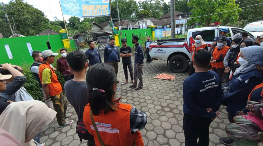 Gambar Berita Relawan Matana UM Surabaya Tangani Patah Tulang Hingga ISPA