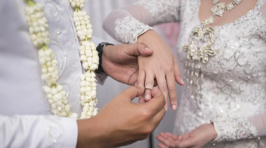 Gambar Artikel Regarding the Prospective Bride Reciting Pancasila at the Wedding Contract, This is the Response of a Surabaya UM FAI Lecturer
