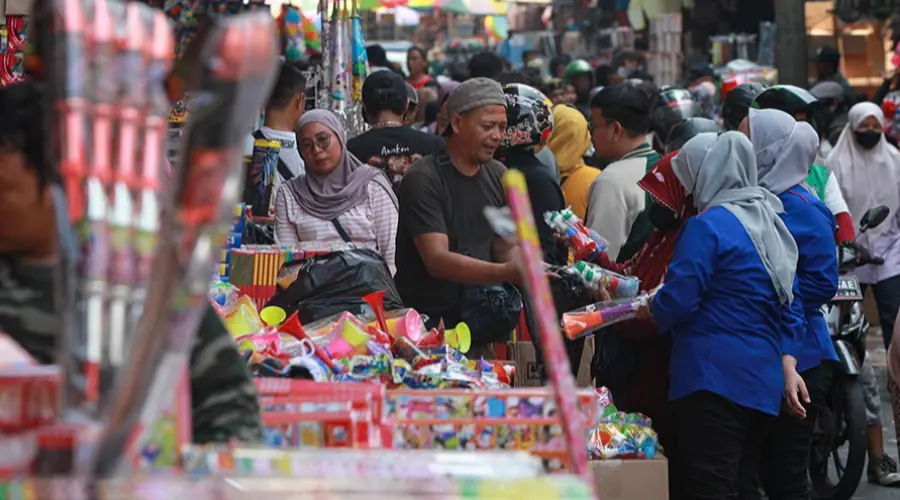 Gambar Artikel Soal Daya Beli Melemah di Masyarakat, Ini Kata Pakar Ekonomi UM Surabaya